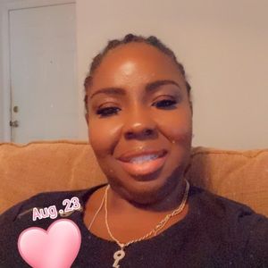 Meet your Posher, Kenisha